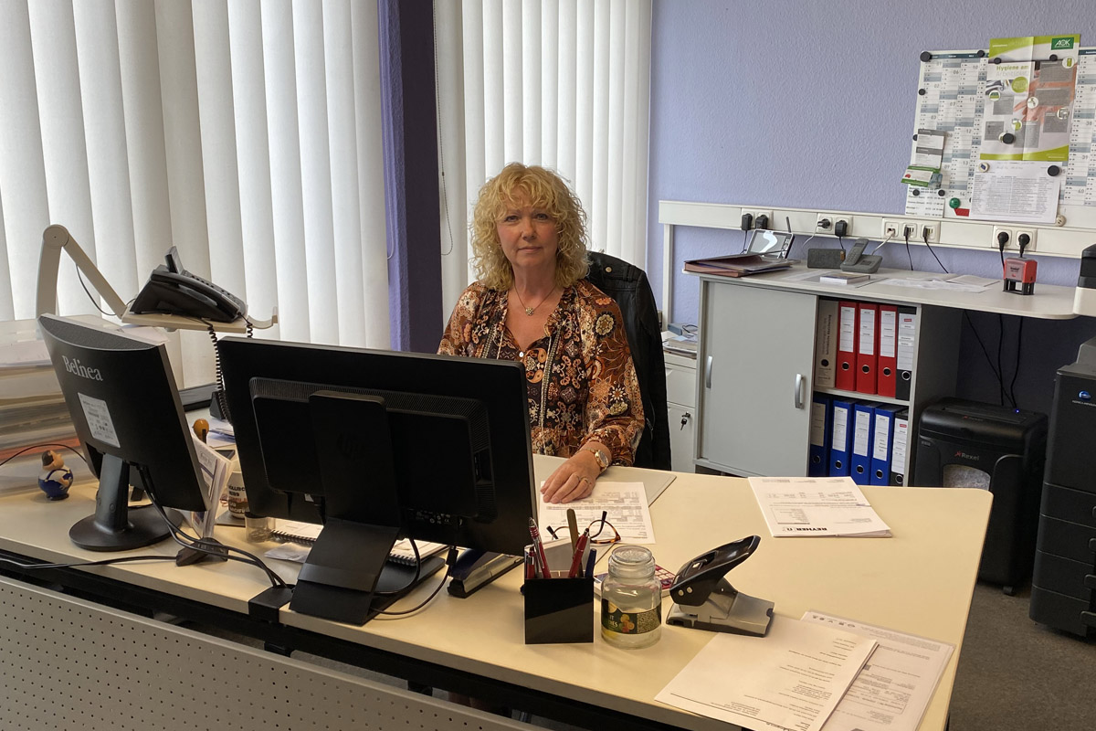 Metallbau Geerz - Sekretariat Jutta Junkers