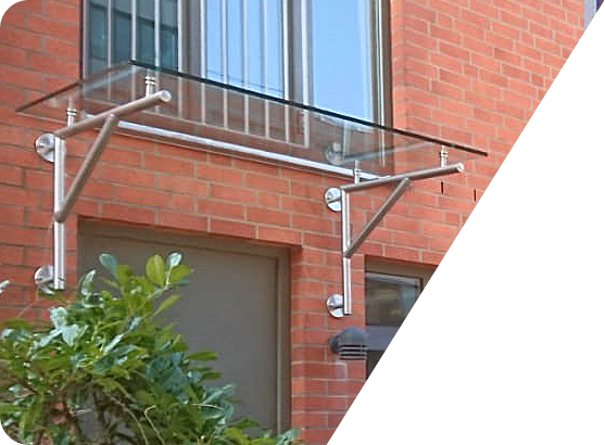 Metallbau Geerz - Vordach aus Edelstahl und Glas